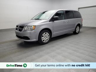 Used 2017 Dodge Grand Caravan SE w/ UConnect Hands-Free Group image 1