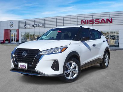 New 2025 Nissan Kicks S