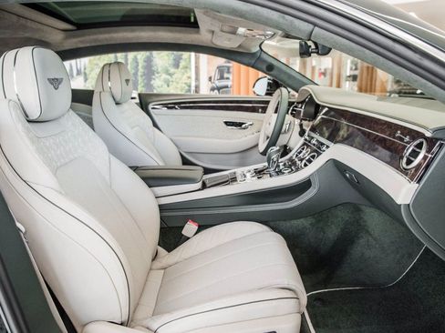 Used 2021 Bentley Continental GT image 19