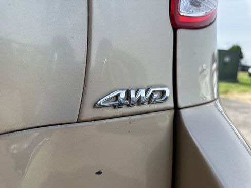Used 2009 Toyota RAV4 Limited AWD/4WD image 6