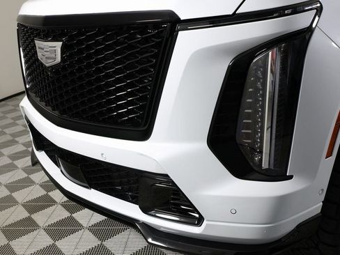 Used 2026 Cadillac Escalade ESV V image 50