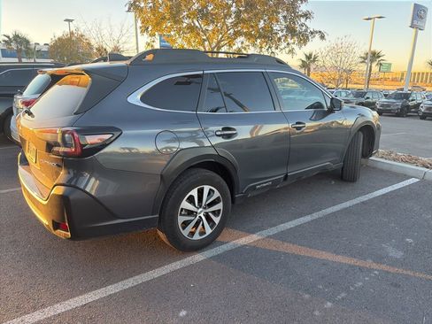 Used 2024 Subaru Outback Premium image 11