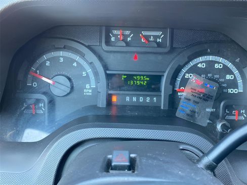 Used 2011 Ford E-350 and Econoline 350 XL RWD image 3