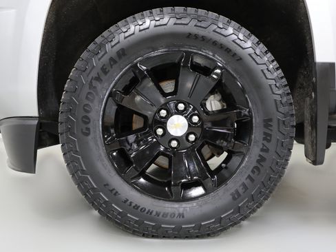 Used 2020 Chevrolet Colorado LT w/ LT Convenience Package image 19