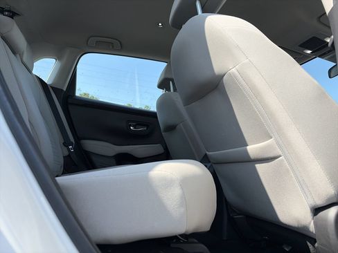 Used 2023 Honda HR-V LX image 21