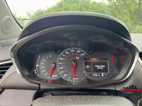 Used 2019 Chevrolet Trax LT w/ LT Convenience Package image 18
