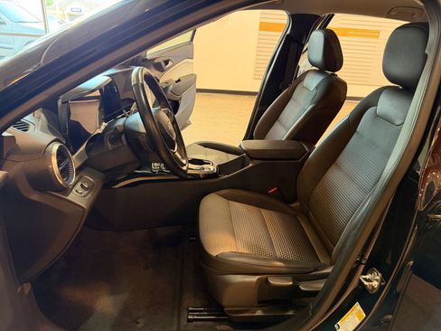 Used 2025 Chevrolet Trax LT w/ LT Convenience Package FWD image 25