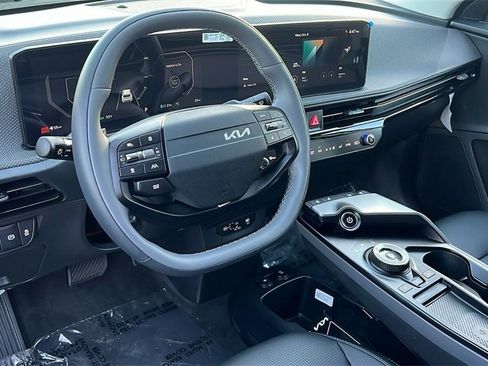 New 2025 Kia EV6 Wind image 9