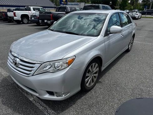 Used 2011 Toyota Avalon Limited FWD image 3