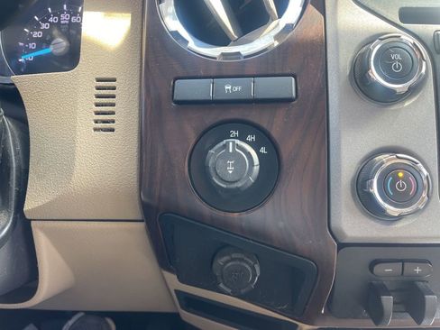 Used 2014 Ford F250 Lariat w/ Chrome Package AWD/4WD image 25