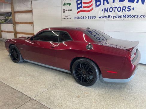 Used 2018 Dodge Challenger R/T image 7