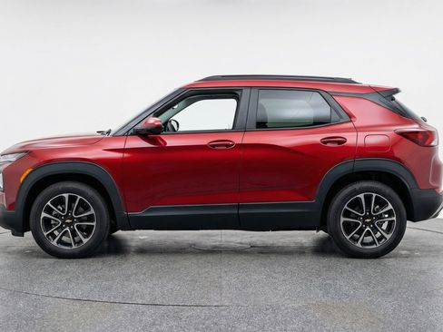 Used 2025 Chevrolet TrailBlazer LT image 5