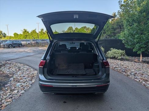 Certified 2021 Volkswagen Tiguan SE FWD image 22