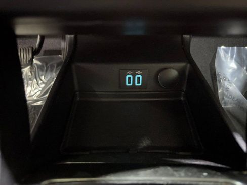 Used 2020 Ford Fusion SE w/ Equipment Group 151A image 17