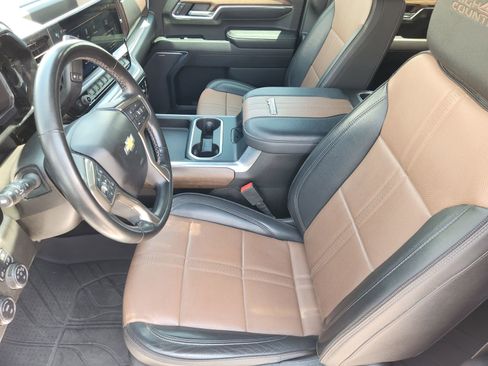 Used 2024 Chevrolet Silverado 2500 High Country w/ High Country Premium Package AWD/4WD image 16
