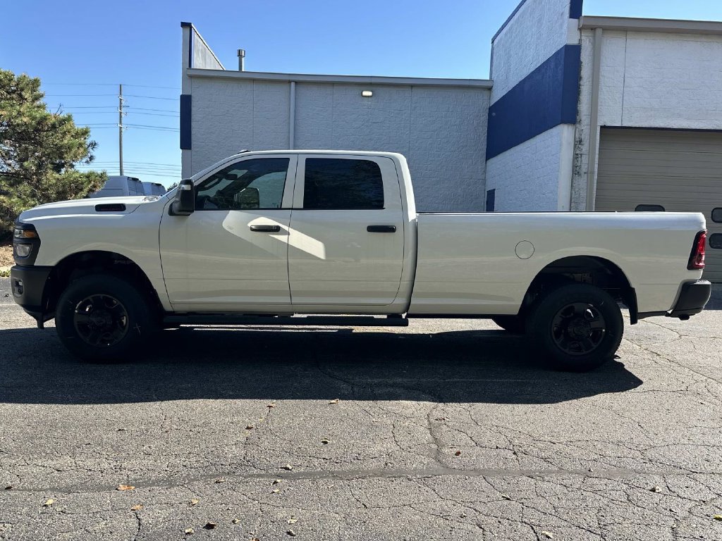 New 2026 RAM 3500 Tradesman AWD/4WD image 5