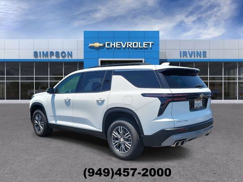 Used 2026 Chevrolet Traverse LT FWD image 6