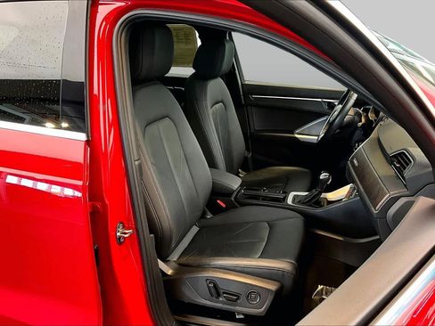 Used 2022 Audi Q3 2.0T Premium w/ Convenience Package AWD/4WD image 9