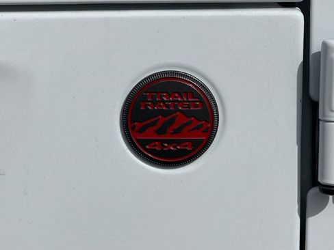 Used 2025 Jeep Gladiator Rubicon AWD/4WD image 23