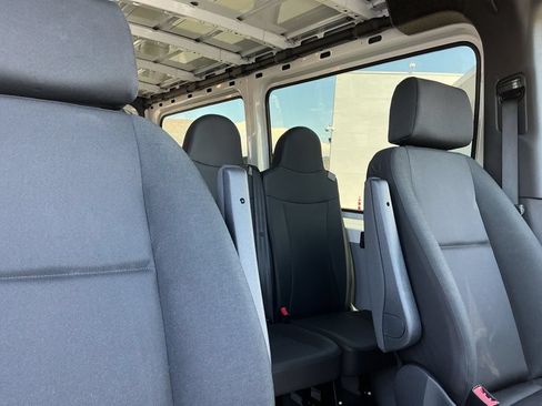 Used 2025 Mercedes-Benz Sprinter 2500 image 18