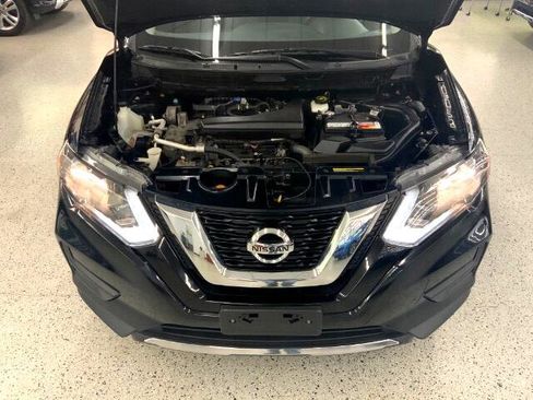 Used 2017 Nissan Rogue SV image 31