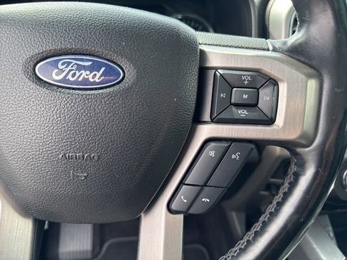 Used 2017 Ford F150 Platinum w/ Equipment Group 701A Luxury image 39