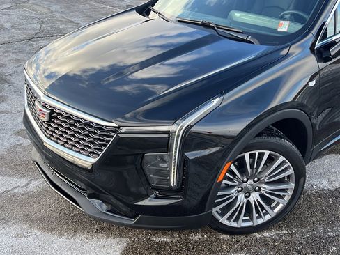 Used 2024 Cadillac XT4 Premium Luxury image 8