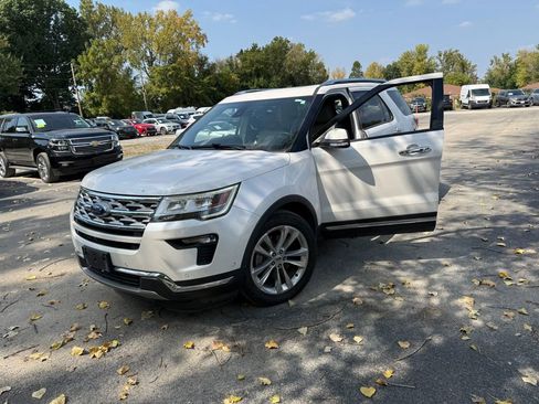 Used 2018 Ford Explorer Limited w/ Equipment Group 301A image 2