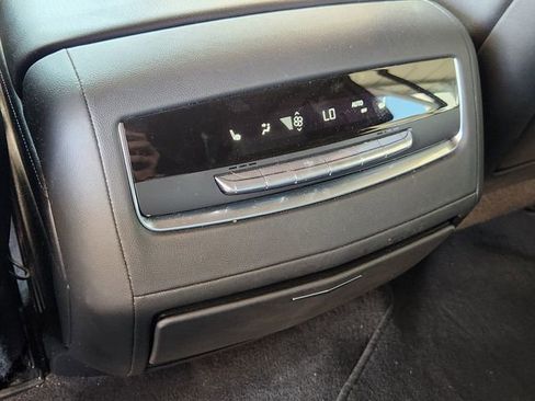 Used 2022 Cadillac Escalade Luxury w/ LPO, Illumination Package AWD/4WD image 26