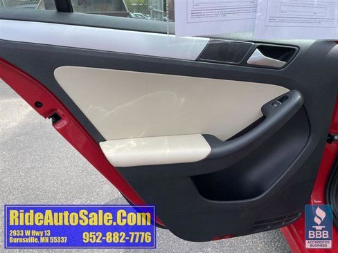 Used 2013 Volkswagen Jetta SE FWD image 11