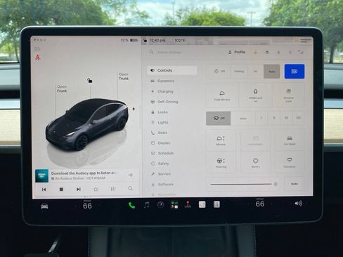 Used 2023 Tesla Model Y AWD image 30