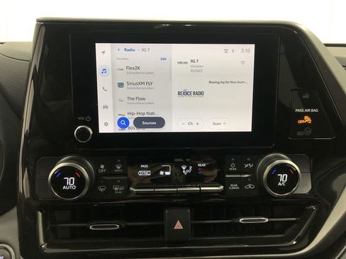 Used 2023 Toyota Highlander L image 20