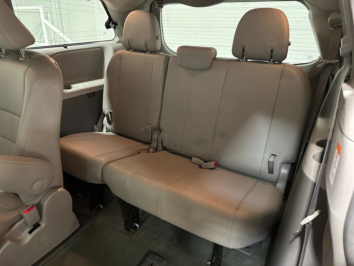 Used 2017 Toyota Sienna XLE w/ Protection Package AWD/4WD image 23