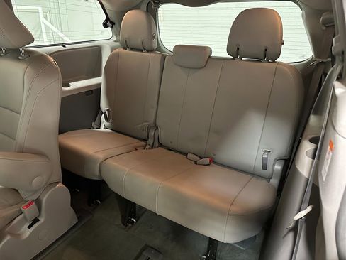 Used 2017 Toyota Sienna XLE w/ Protection Package AWD/4WD image 23