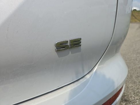 Used 2024 Mitsubishi Outlander SE AWD/4WD image 34