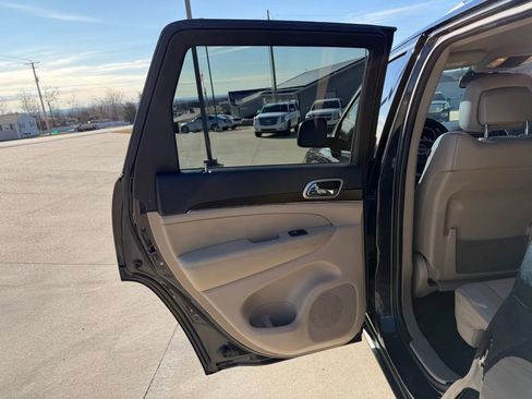 Used 2015 Jeep Grand Cherokee Limited image 35