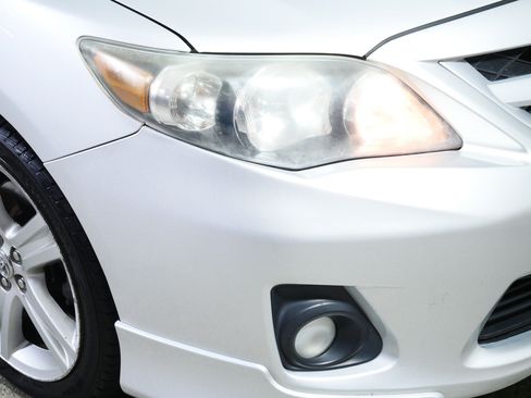 Used 2013 Toyota Corolla S w/ Premium Pkg FWD image 16