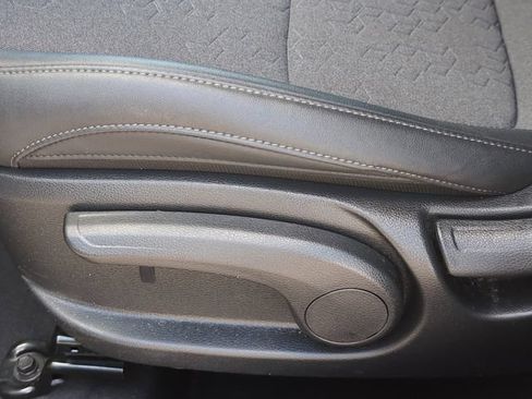 Used 2025 Kia Seltos S FWD image 14