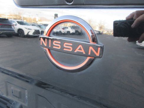 Used 2022 Nissan Frontier PRO-4X w/ Pro-4X Premium Package image 10