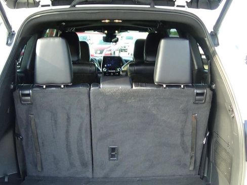 Used 2023 Toyota Highlander XSE image 12
