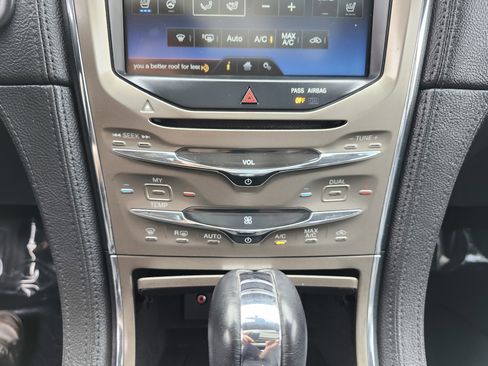 Used 2014 Lincoln MKX AWD w/ Equipment Group 101A image 36