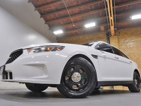 Used 2014 Ford Taurus Police Interceptor AWD image 3