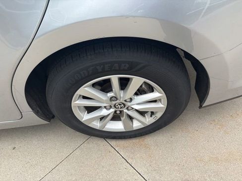 Used 2025 Toyota Camry LE AWD/4WD image 11