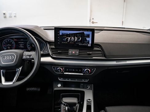 Certified 2025 Audi Q5 2.0T Premium w/ Convenience Plus Package image 34