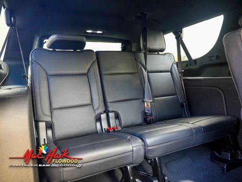 Used 2022 Chevrolet Suburban High Country image 16