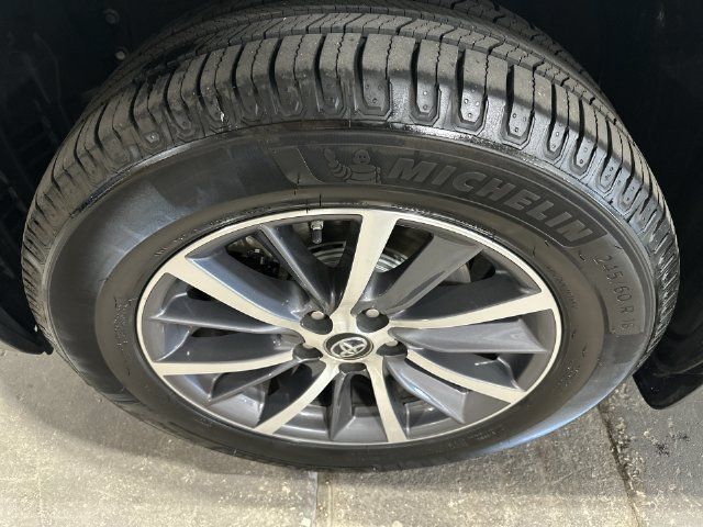 Used 2017 Toyota Highlander XLE FWD image 23