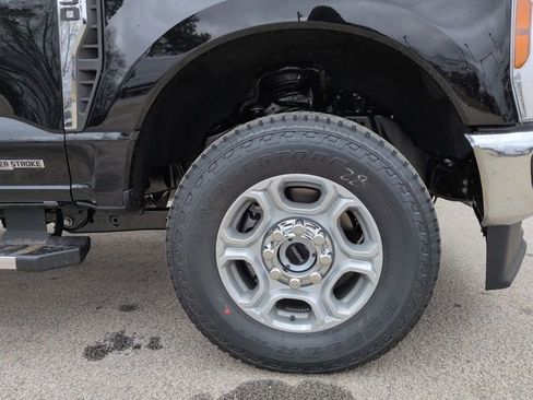 New 2026 Ford F250 XLT w/ FX4 Off-Road Package image 10