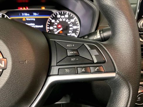 Used 2025 Nissan Altima 2.5 SV FWD image 19