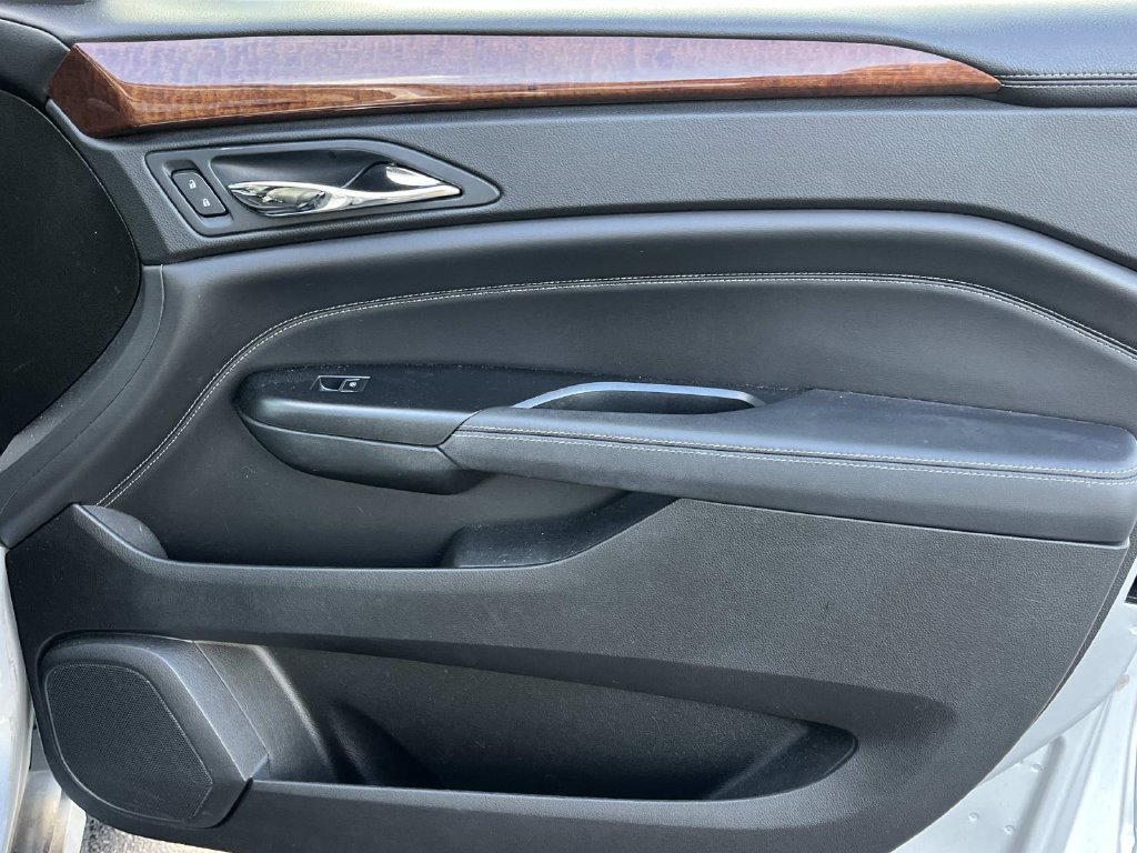 Used 2016 Cadillac SRX Luxury FWD image 26