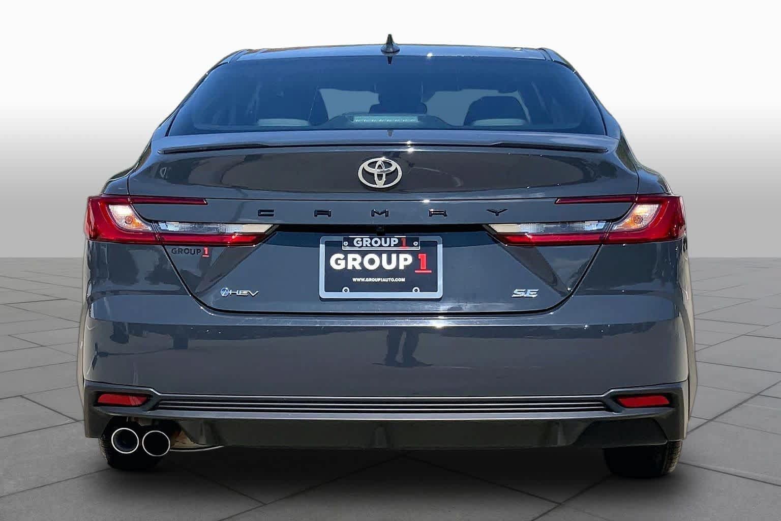 Used 2025 Toyota Camry SE FWD image 5